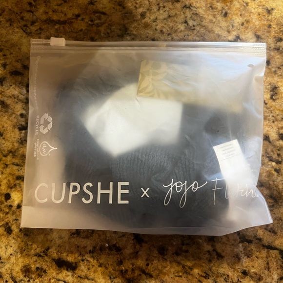 *NWT* Blue and Navy Gold Shell Ribbed Bikini Set - Picture 4 of 5